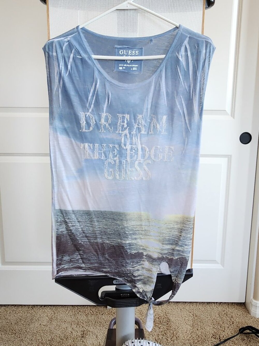 GUESS "Dream On The Edge" Graphic Tie-Front Ocean Beach Tank Top - S
